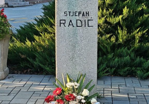 ee3ae5d9-6bc8-4a74-a3a2-a2edde7290b6